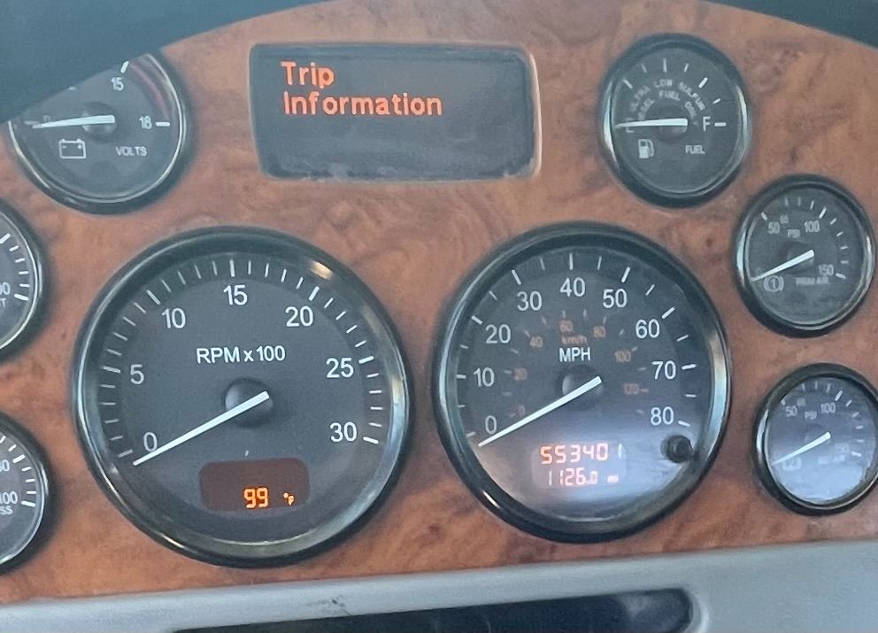 2009 PETERBILT 386 - Image 8